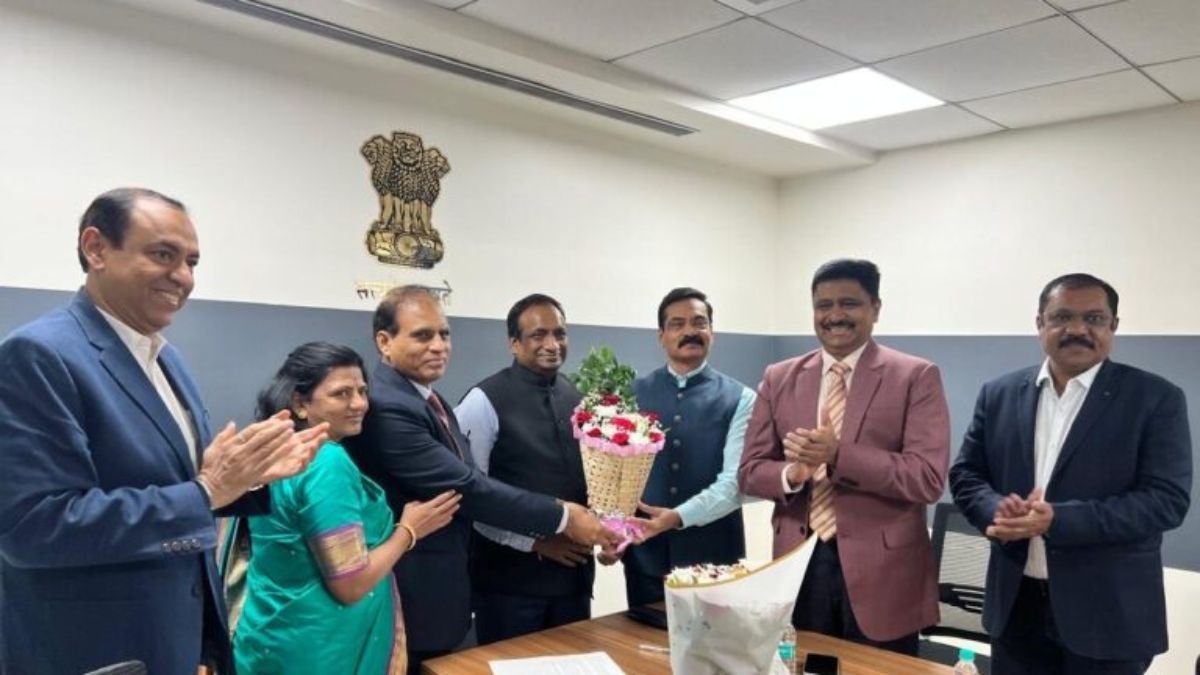 एमपीएससीचे नवनियुक्त सदस्य सतीश वाघोले यांनी घेतली पद व गोपनीयतेची शपथ