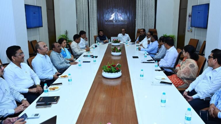 महावितरणच्या अभियंत्यांचे योगदान राज्याच्या प्रगतीला गती देणारे : सीएमडी श्री. लोकेश चंद्र महावितरणकडून अभियंता दिन उत्साहात