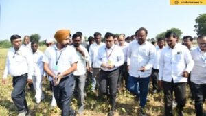 central-team-inspects-drought-situation-demni-shivar