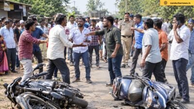 two-wheeler-accident-clash-between-two-groups-nandurbar