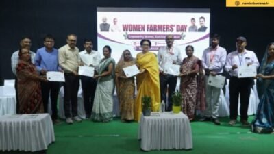 mahila-sheticha-aadhar-palakmantri-rawal